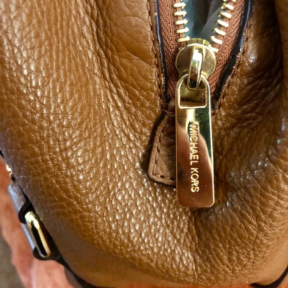 SOLD ❌Closet Clean up! MK handbag/shoulder bag 👜 - Picture 13 of 16